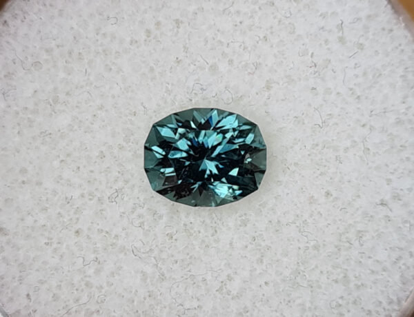 1,80ct Greenish blue Indicolite Tourmaline – Master cut!